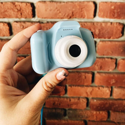 【CAPTURE MEMORIES】 Kids' Miniature Digital Camera with 32 GB SD Card