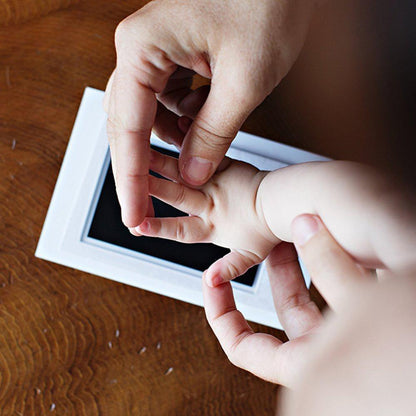 【TINY TREASURES!】 ModernMint™  Ink-less Handprint & Footprint Kit