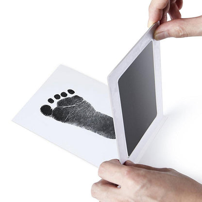 【TINY TREASURES!】 ModernMint™  Ink-less Handprint & Footprint Kit