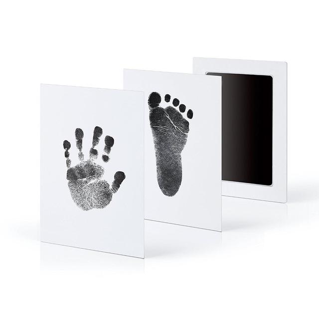 【TINY TREASURES!】 ModernMint™  Ink-less Handprint & Footprint Kit